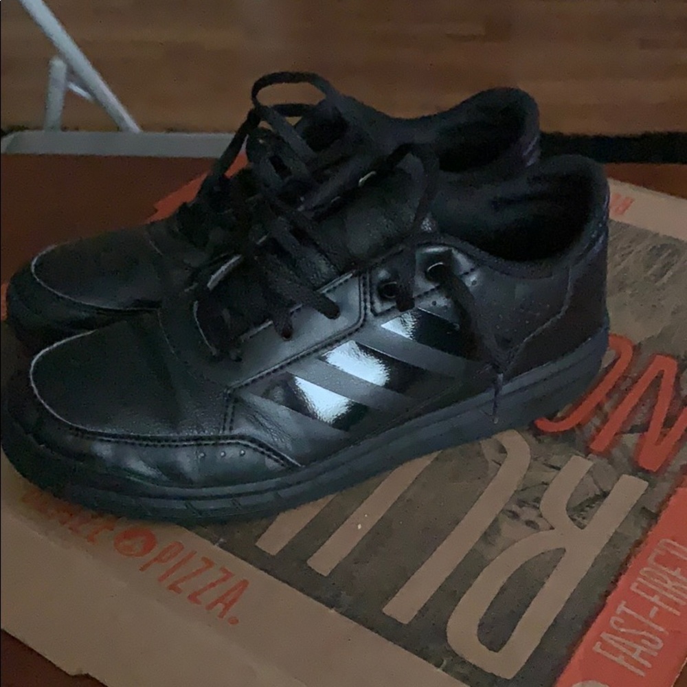 Shoes - Picture 2 of 4